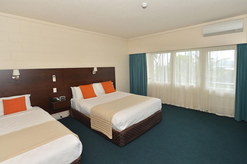 Comfort Hotel Flames Уангарей Екстериор снимка